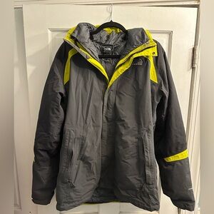 The North Face Men’s Large HyVent Jacket EUC